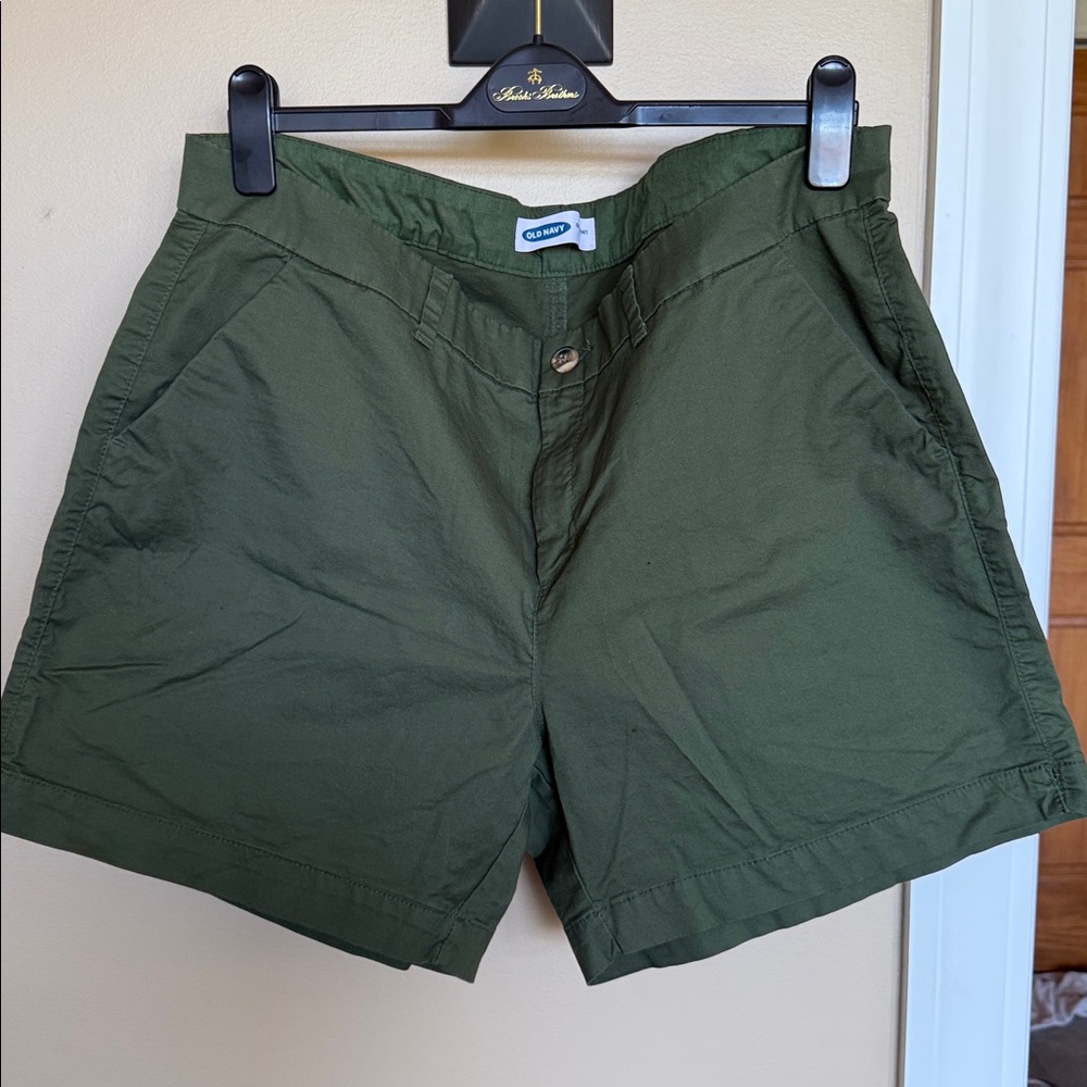 Old Navy Olive Green Mid Rise Long Line Everyday Shorts